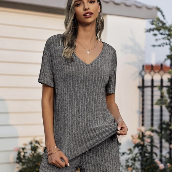 Gray Ribbed Knit Loungewear Set - Picture 2 of 6